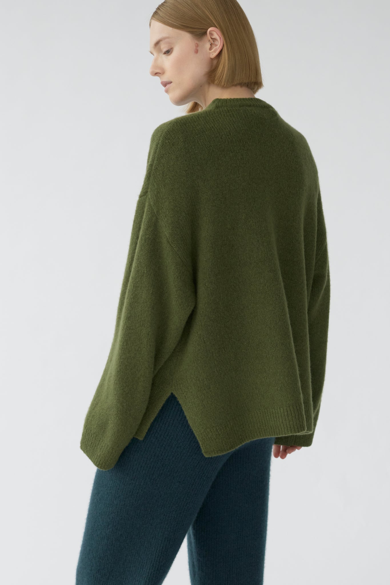 BEZ CREW KNIT - BAY LEAF - SILK/CASHMERE