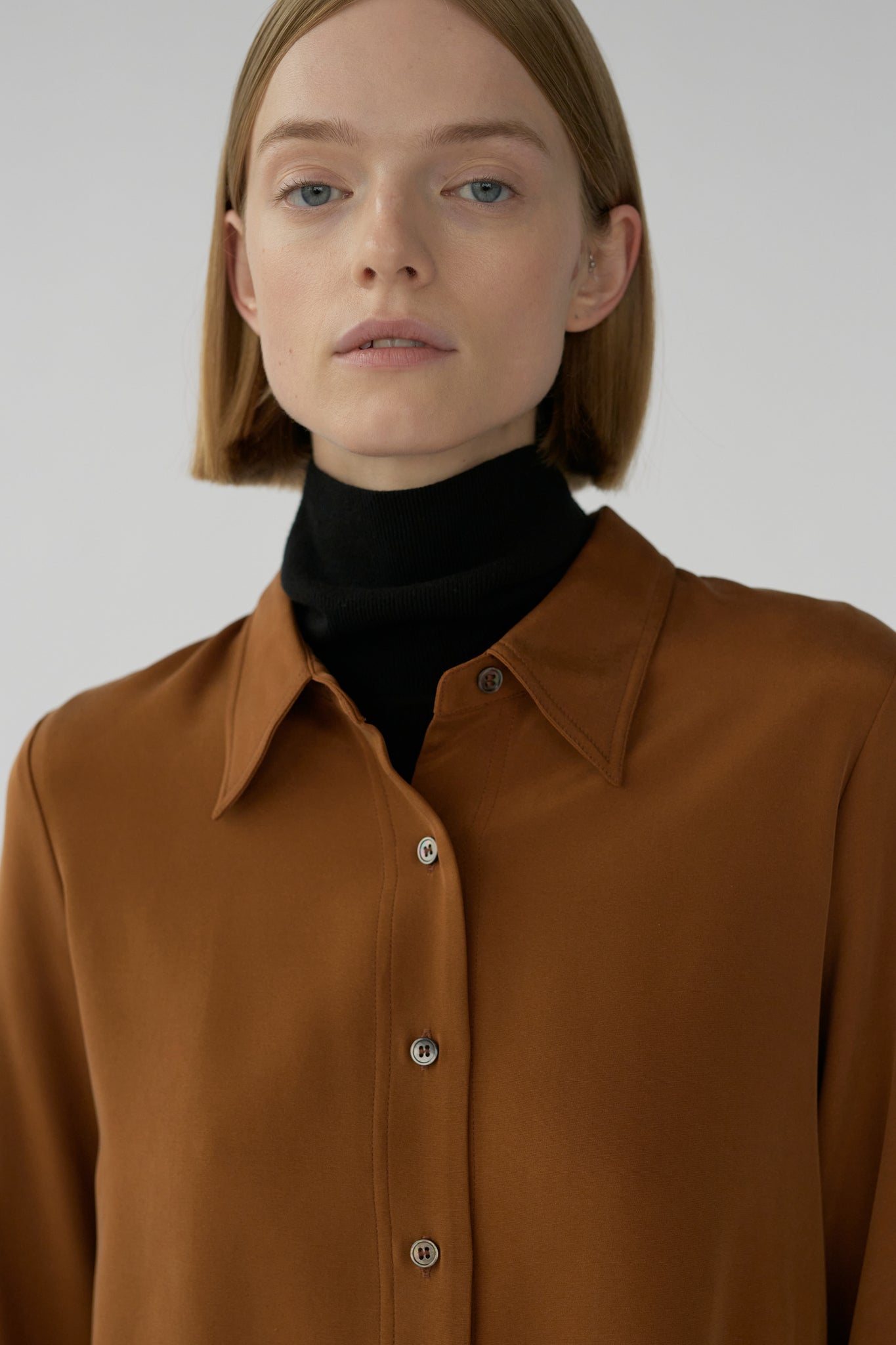 VALENTIN BUTTON SHIRT - SUEDE BROWN - SILK/SPANDEX